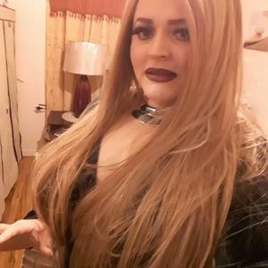 Meet your Posher, Roxanna